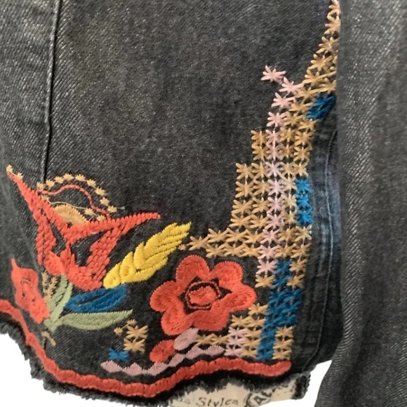 Mi ami women’s M embroidered black denim jacket - Picture 7 of 12